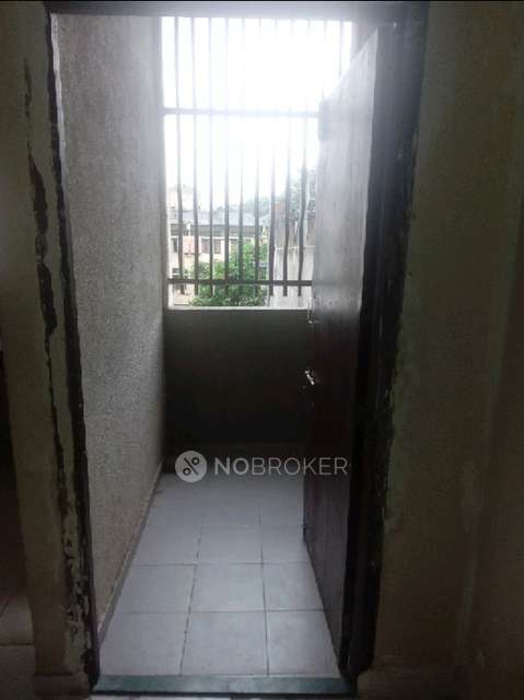 1 RK Flat In For Home Or Office In Hirabaug Business Center 9822h 367322 In Slum Redevelopment Scheme, No For Single Ladies for Rent  In Hirabaug Business Center
