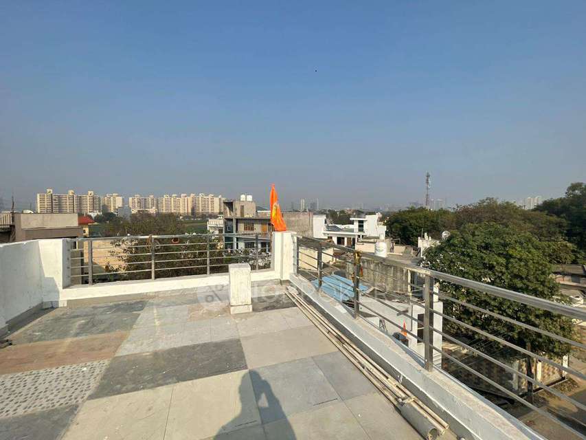 1 RK Flat for Rent  In Sector 70