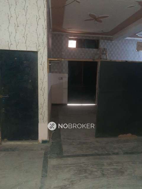 Shop in Budh Vihar, Delhi for sale 