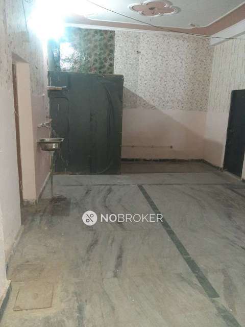 Shop in Budh Vihar, Delhi for sale 