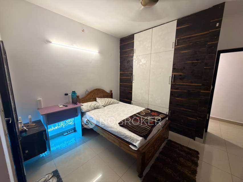 Single Room for Male In 3 BHK  In Aliens Space Station In Tellapur