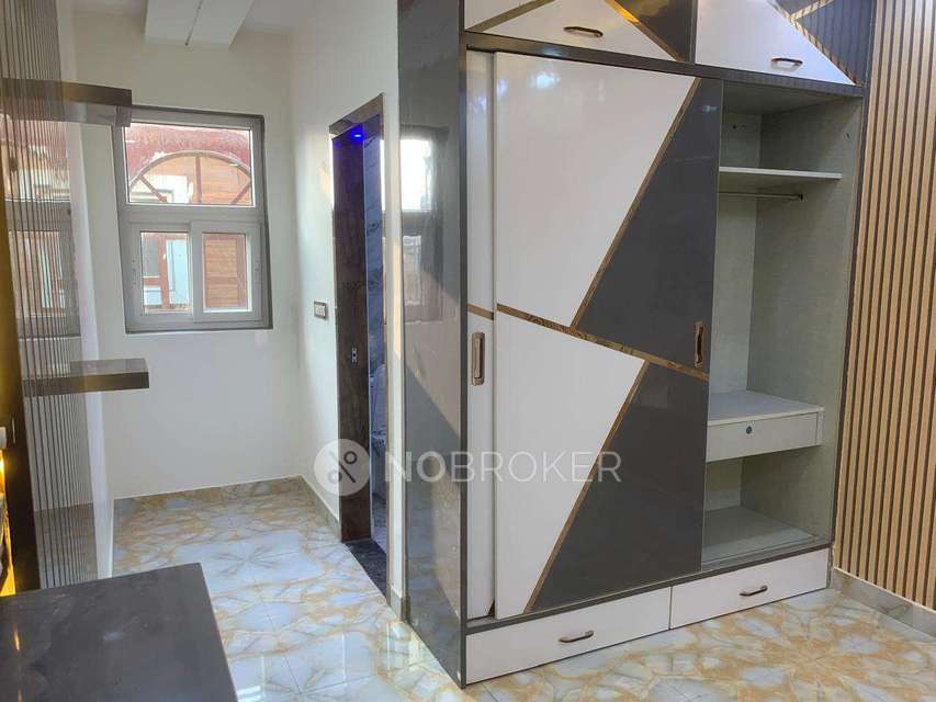 3 BHK Flat In Standalone Building  For Sale  In Uttam Nagar