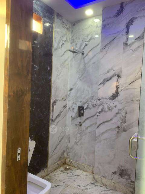 3 BHK Flat In Standalone Building  For Sale  In Uttam Nagar