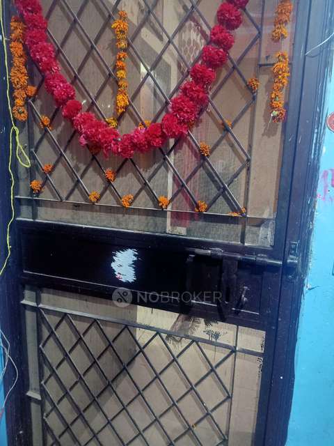 2 BHK Flat In Keshav Puram For Sale  In Aya Nagar