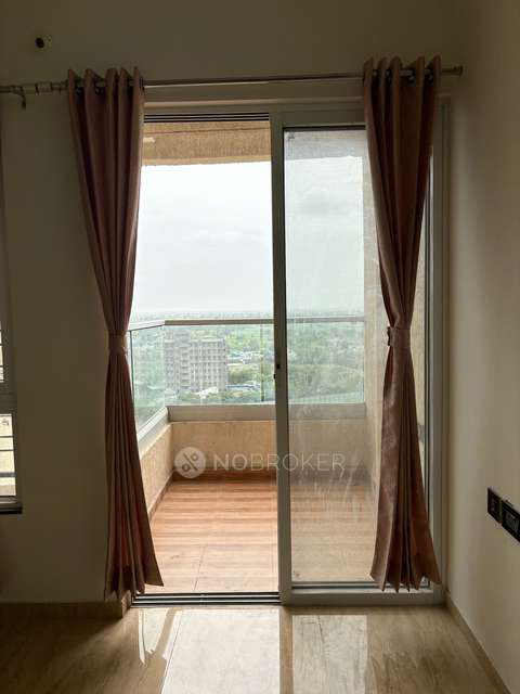 2 BHK Flat In Vtp Beaumonde Building T2 for Rent  In Manjari