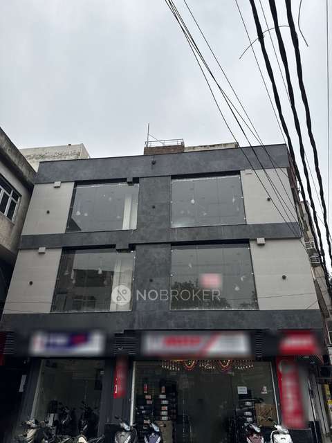 Office Space in Tri Nagar, Delhi for Rent 