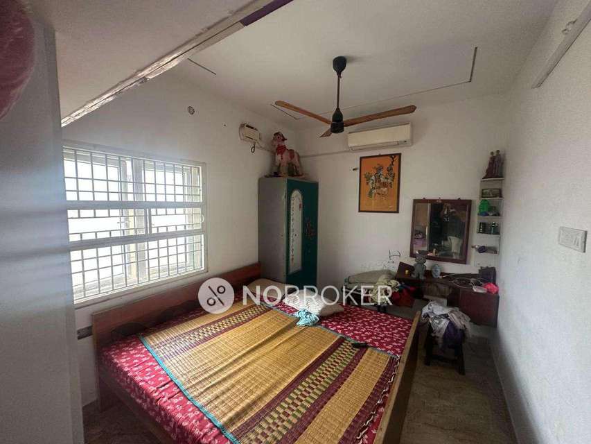 2 BHK Flat In Sri Sakthi Nivas For Sale  In Minambakkam