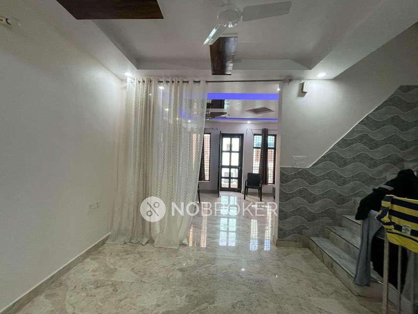 4 BHK Flat For Sale  In Sector 45