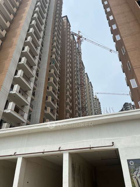 2 BHK Flat In Express Astra For Sale  In Yatharth Hospital Plot