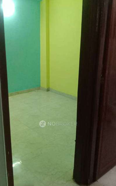 1 RK Flat for Rent  In Shakarpur Khas