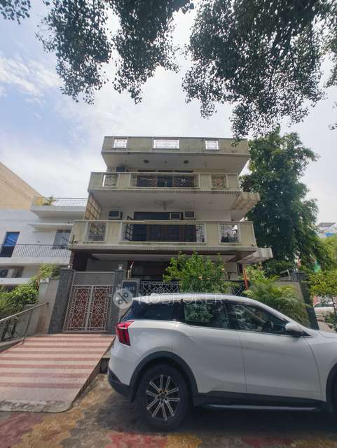 3 BHK Flat For Sale  In A1 Janakpuri