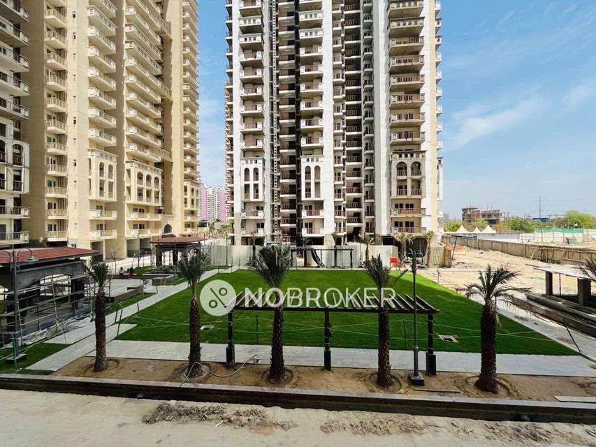 2 BHK Flat In Sg Shikhar Height for Rent  In Siddhartha Vihar, Ghaziabad