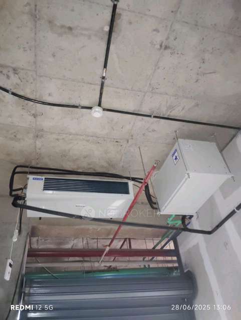 Shop in Gaur Yamuna City, Greater Noida for Rent 