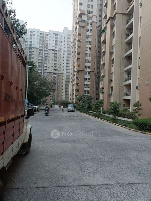 3 BHK Flat In 3c, Sector 100 For Sale  In Sector 100