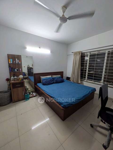 Single Room for Male In 2 BHK  In Amanora Victory Towers In Mundhwa, Pune