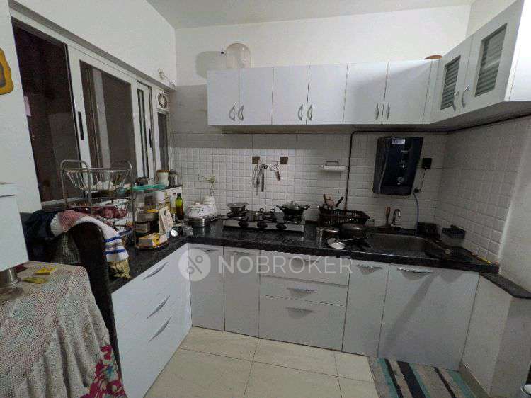 Single Room for Male In 2 BHK  In Amanora Victory Towers In Mundhwa, Pune