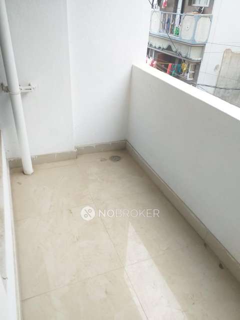 2 BHK Flat In Yajaman Mansion   For Sale  In Indira Nagar