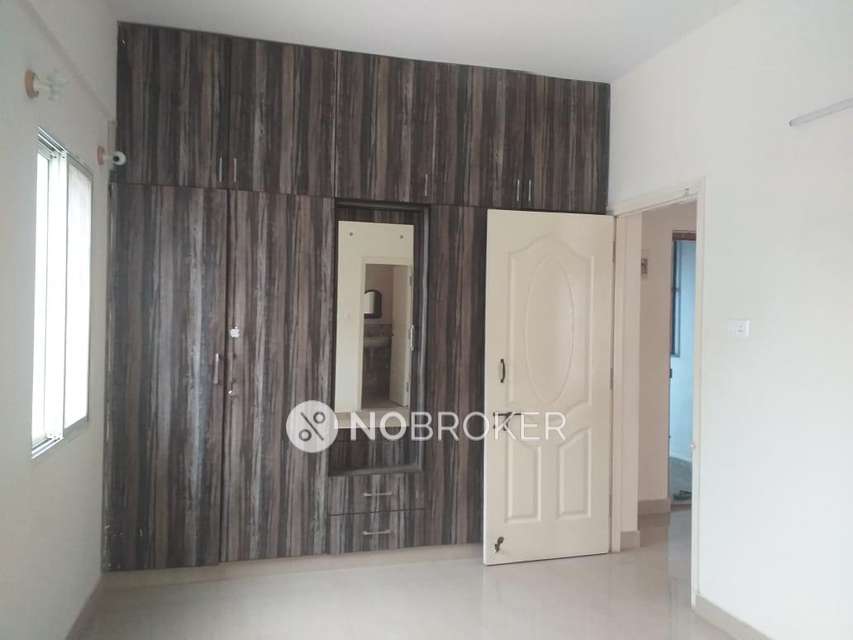 2 BHK Flat In Yajaman Mansion   For Sale  In Indira Nagar