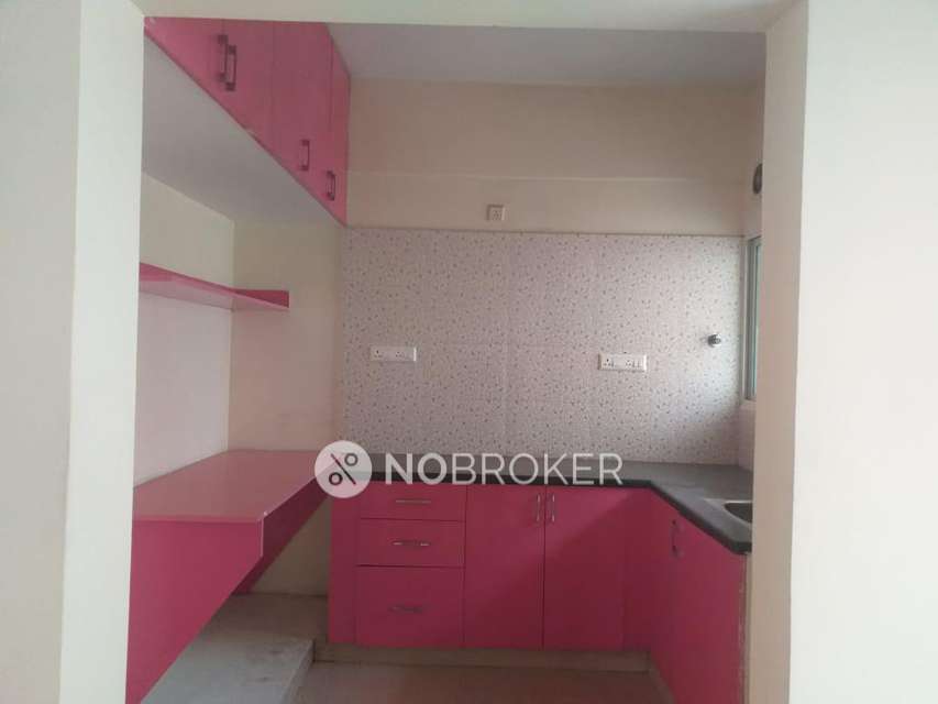 2 BHK Flat In Yajaman Mansion   For Sale  In Indira Nagar