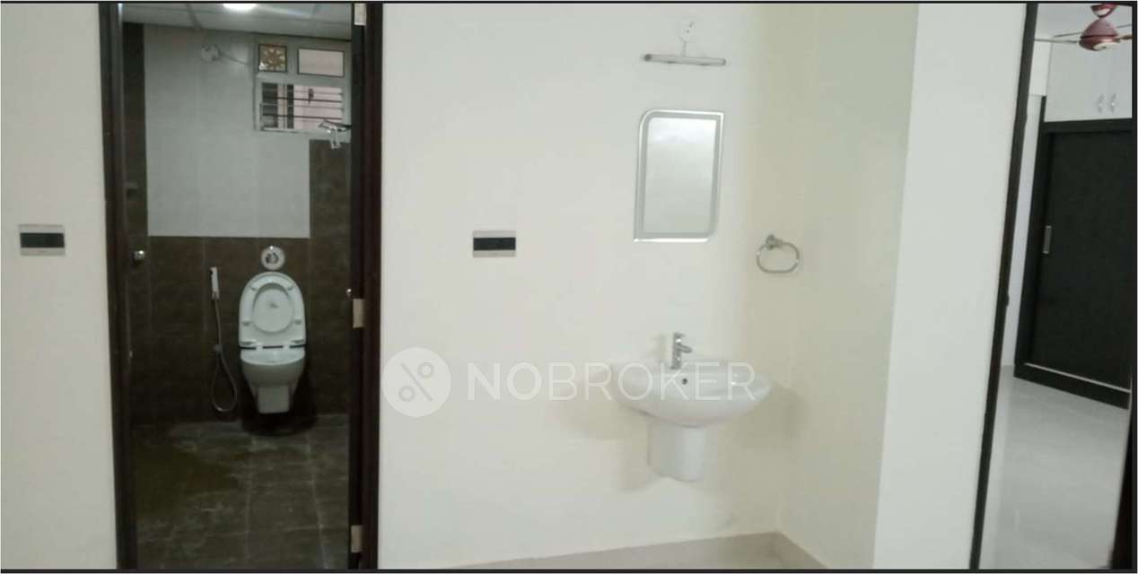 2 BHK Flat In Navanaami Platina , Thanisandra Main Road For Sale  In Thanisandra Main Road