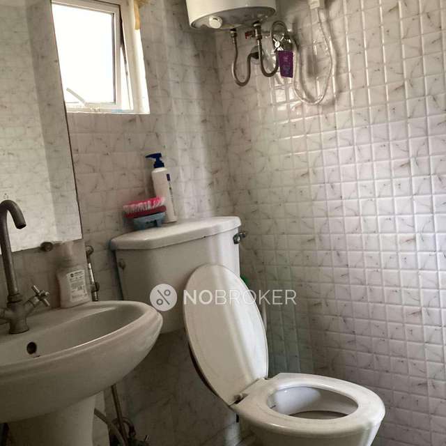 2 BHK Flat In 12th Avenue Gaur City -2 For Sale  In Gaur City 2