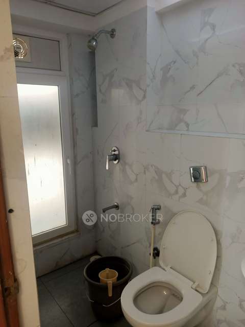 2 BHK Flat In Ashapurti Co-operative Housing Society Limited For Sale  In Kurla East