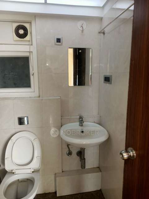 2 BHK Flat In Ashapurti Co-operative Housing Society Limited For Sale  In Kurla East