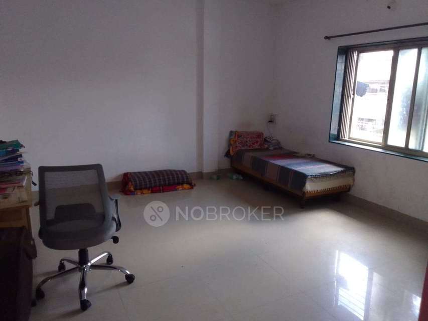 Shared Room for Female In 2 BHK  In Guruwar Peth