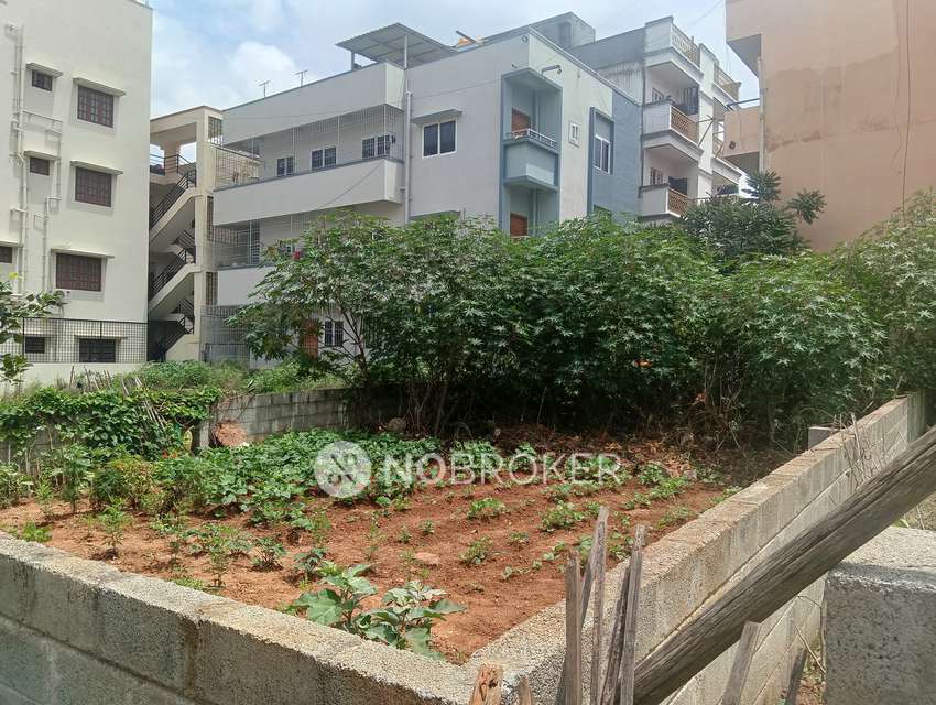 Plot For Sale  In Greams Road Police Quarters
