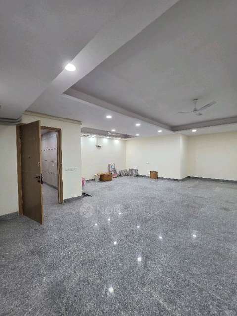 Office Space in Rajouri Garden, Delhi for sale 