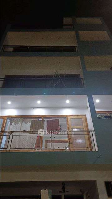 2 BHK Flat In Standalone Building  for Rent  In Sector 3