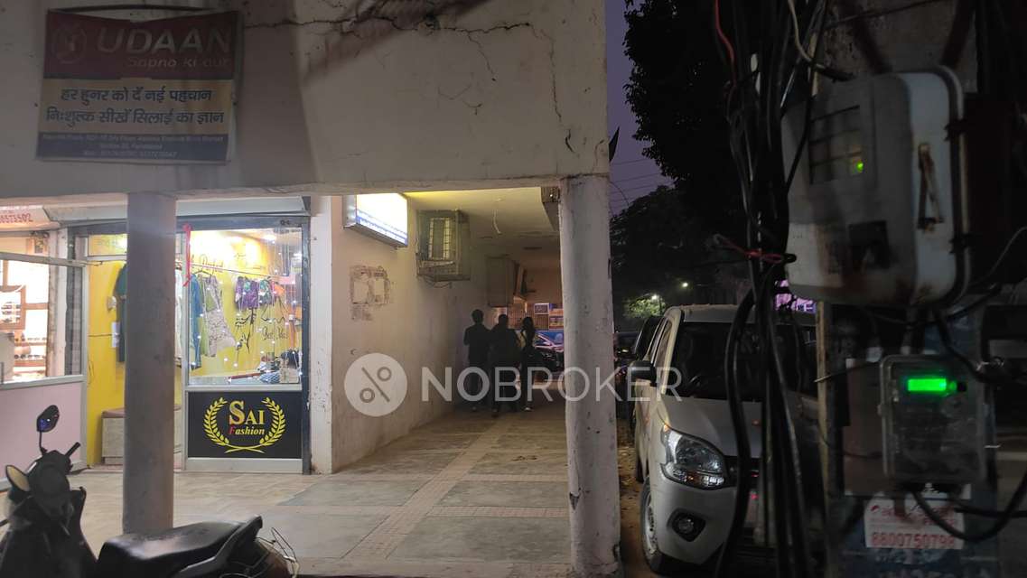 Shop in 37, Ashoka Enclave, Faridabad for Rent 