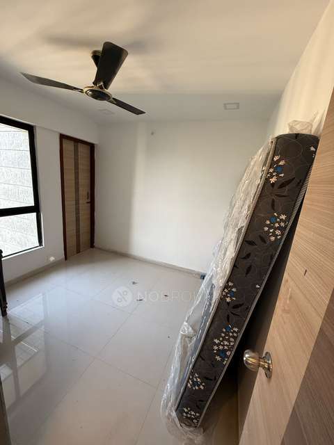 2 BHK Flat In Wadhwa Wise City for Rent  In Vardoli