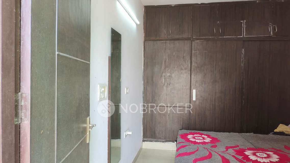 2 BHK Flat for Rent  In Rajouri Garden