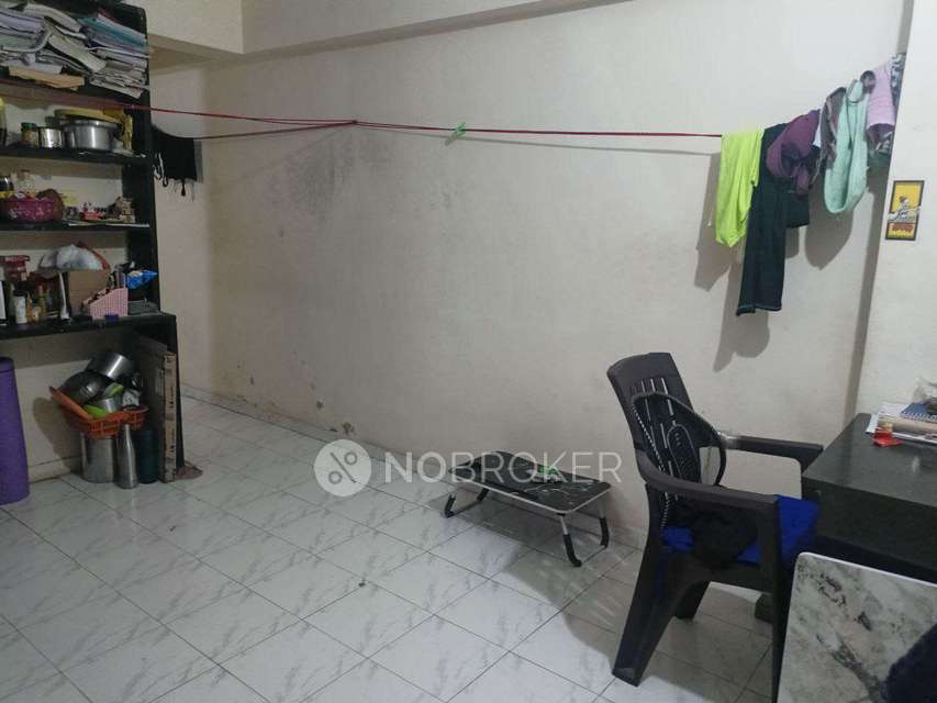 Shared Room for Female In 1 RK  In Budhwar Peth