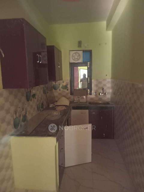 1 BHK Flat for Rent  In Sector 23