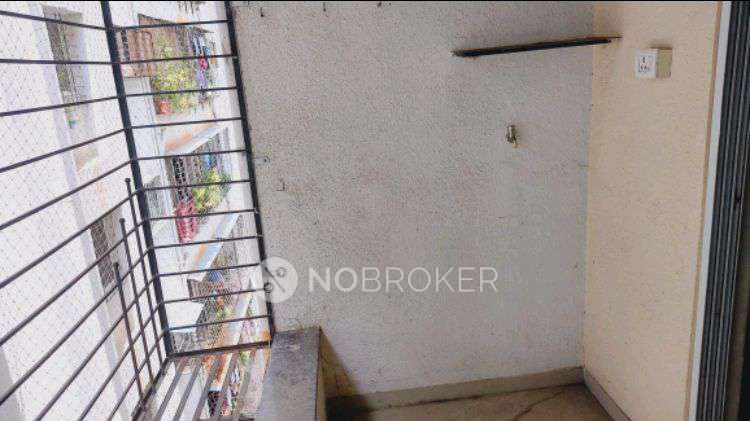 1 BHK Flat In Lake Bridge Apartment For Sale  In Jambhulwadi 