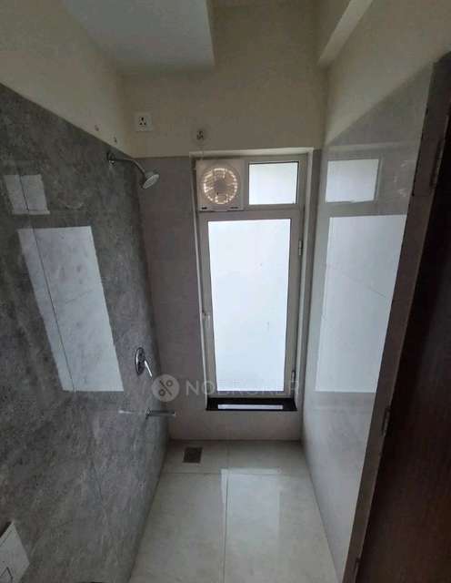 2 BHK Flat In Omkar Signet For Sale  In Malad East