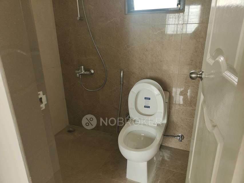 3 BHK Flat In Falcon Towers   for Rent  In   Magarpatta Riverview City