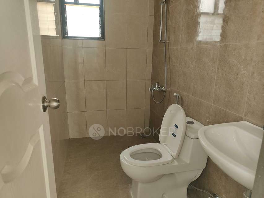 3 BHK Flat In Falcon Towers   for Rent  In   Magarpatta Riverview City