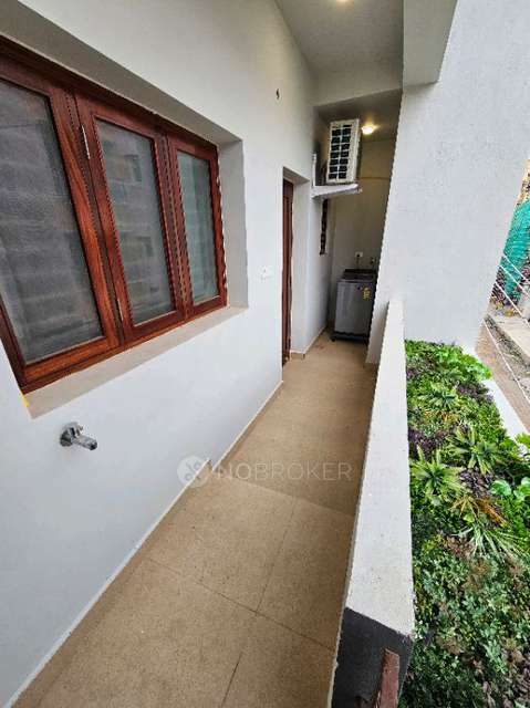 PG for Girls in Pallikaranai