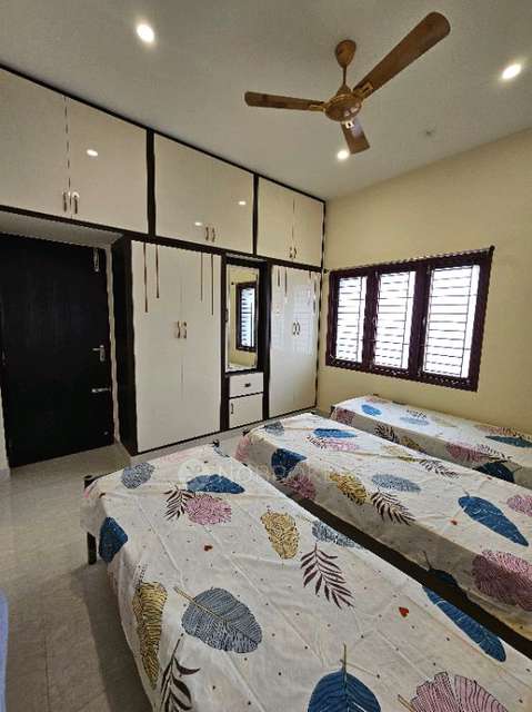 PG for Girls in Pallikaranai