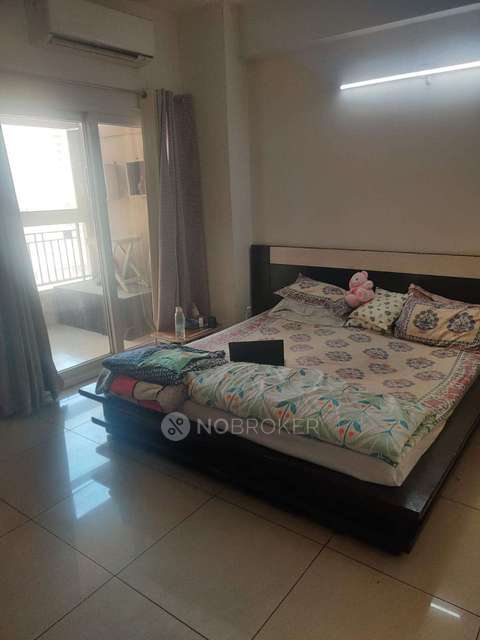 Shared Room for Female In 2 BHK  In Gulshan Ikebana In Sector 143