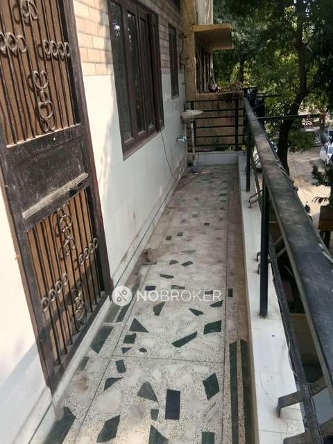 2 BHK Flat In Dda Soceity For Sale  In Jasola