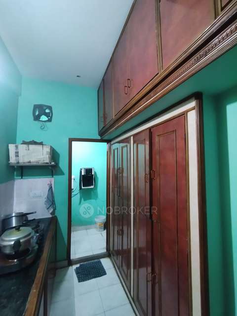 2 BHK Flat In Jyothi Towers For Sale  In Alwal