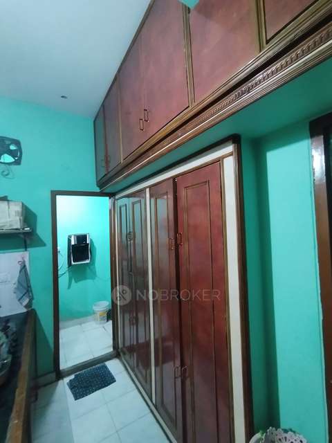 2 BHK Flat In Jyothi Towers For Sale  In Alwal