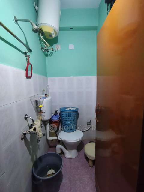 2 BHK Flat In Jyothi Towers For Sale  In Alwal