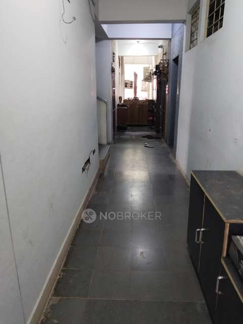 2 BHK Flat In Jyothi Towers For Sale  In Alwal