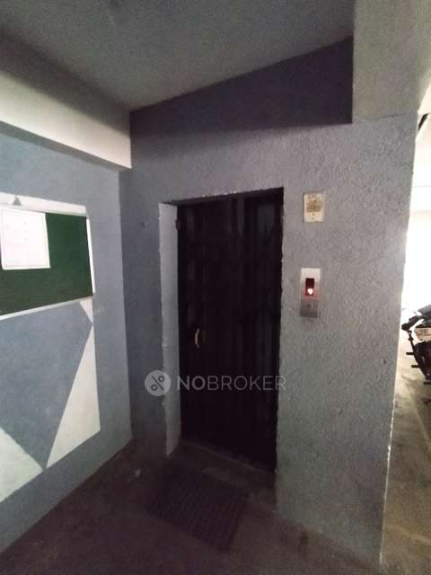 2 BHK Flat In Jyothi Towers For Sale  In Alwal