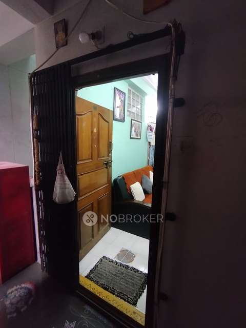 2 BHK Flat In Jyothi Towers For Sale  In Alwal
